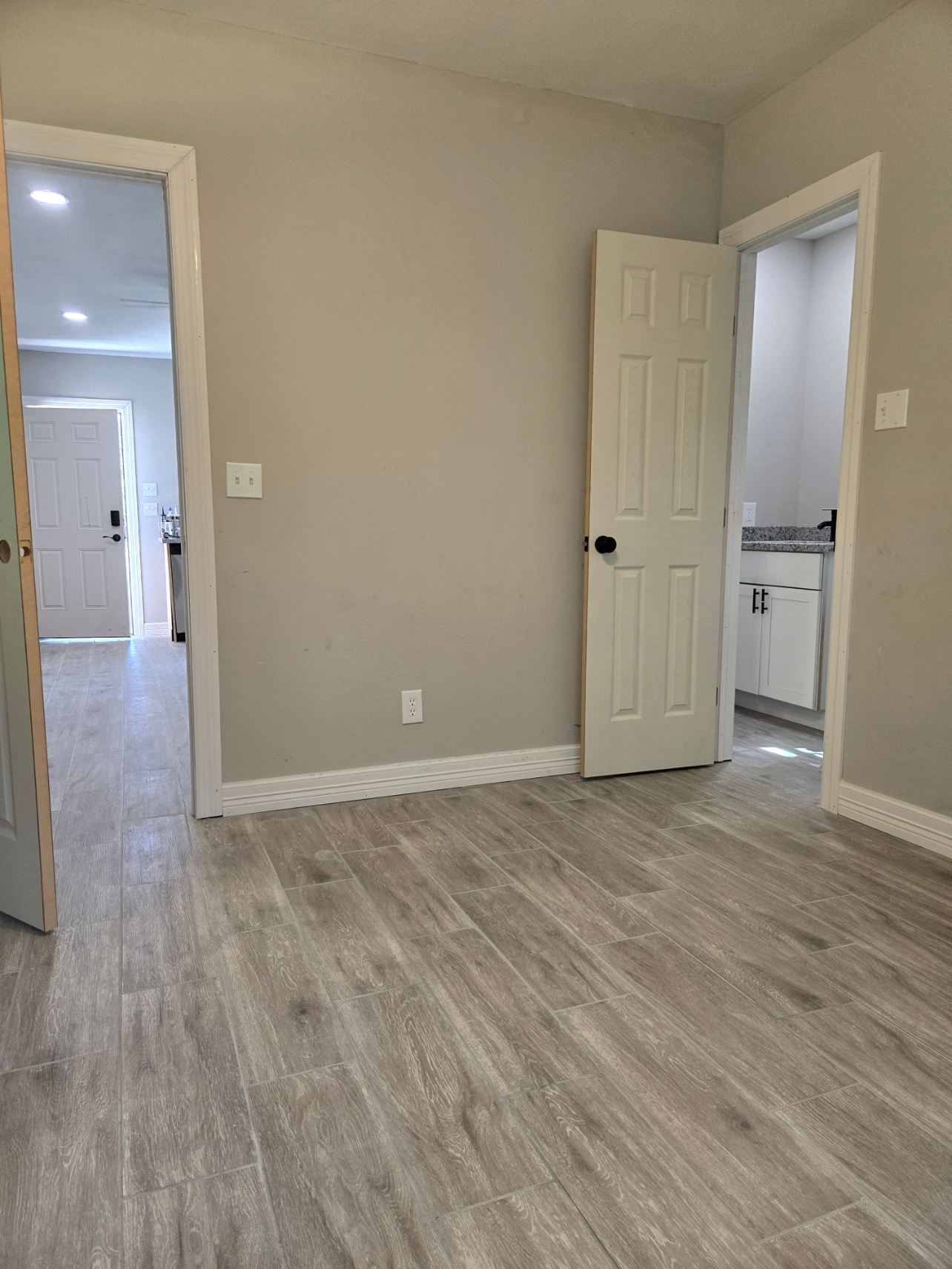 Building Photo - 4520 Normandy Way