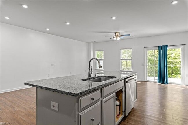 Building Photo - 109 Capeside Ct