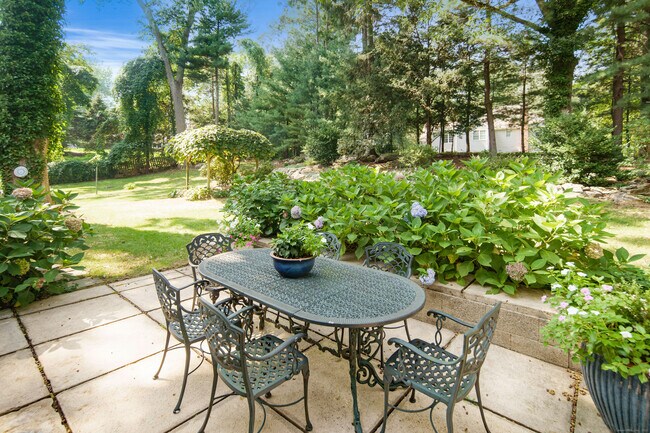 Building Photo - 58 Kent Rd