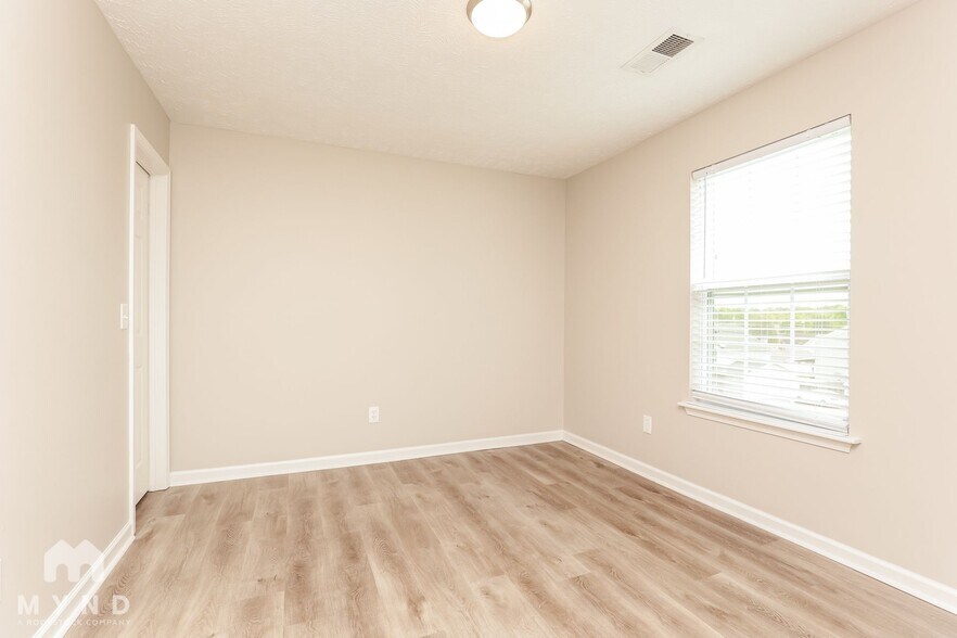 Building Photo - 1700 Chris Dr