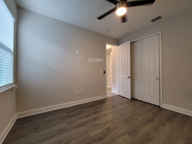 Building Photo - Beautiful 3-Bedroom Home in the Desirable ...