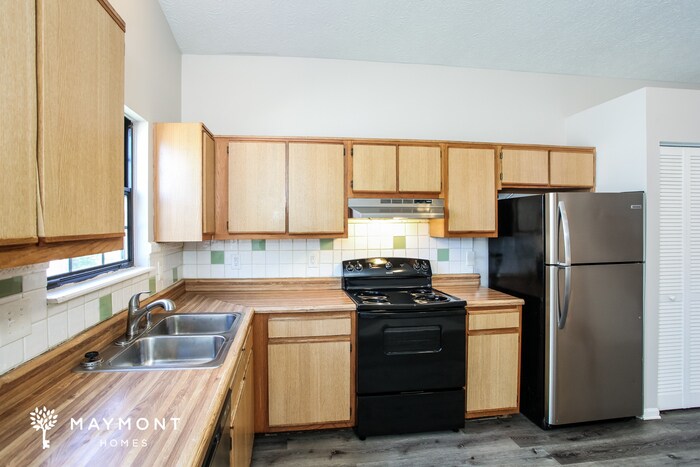 Building Photo - 4132 Luxembourg Cir E