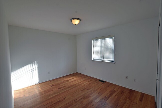 Building Photo - Shelby Township-2 Bedroom Duplex with Basement, Deck & Attached Garage