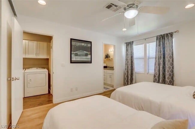 Building Photo - 7385 Vireo Dr
