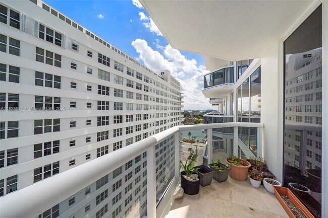 Building Photo - 4775 Collins Ave