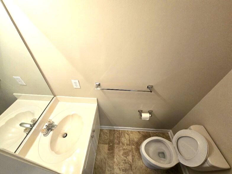 Building Photo - 14522 Cinnamon Field Rd