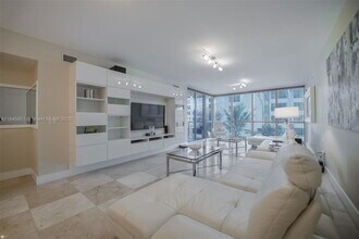 Building Photo - 3101 S Ocean Dr