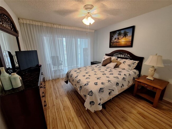 Building Photo - 427 Cerromar Ln