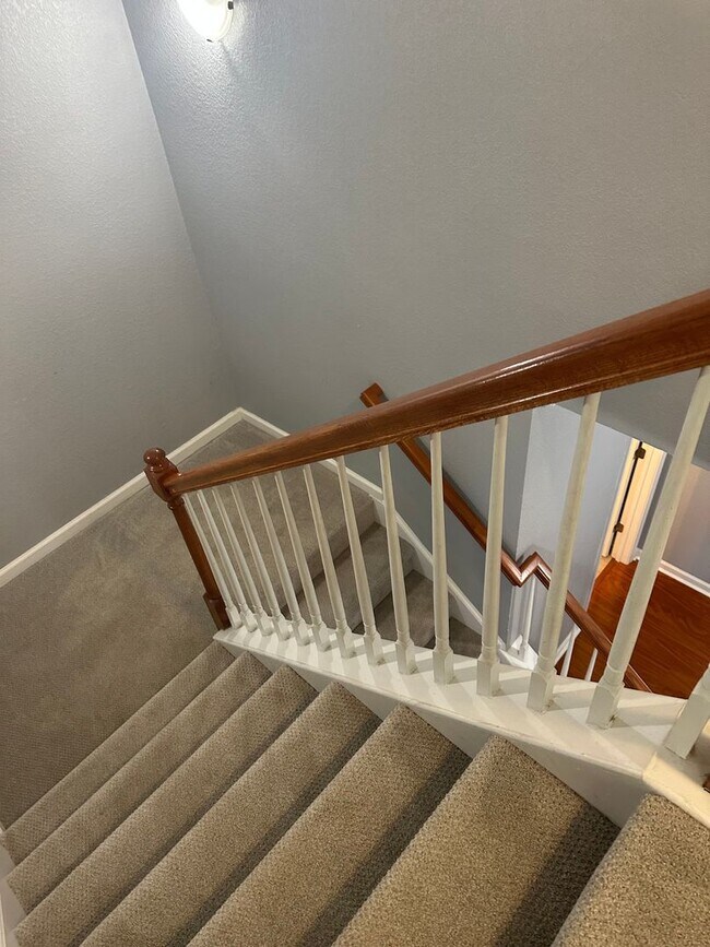 Building Photo - Ingleside