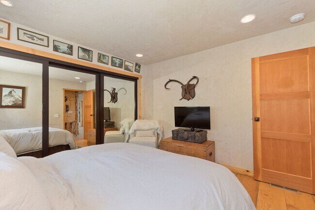 Building Photo - Winter Rental – $10,900/month (5/6-Month L...