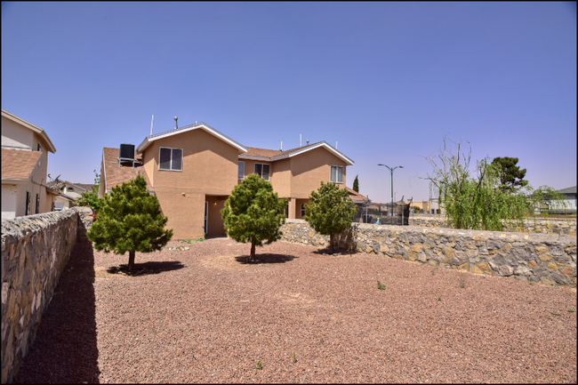 Building Photo - 2996 Tierra Cortez Ave