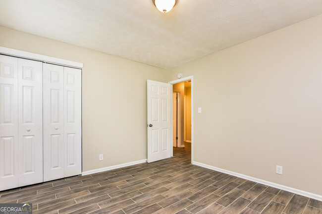 Building Photo - 6501 Monica Dr
