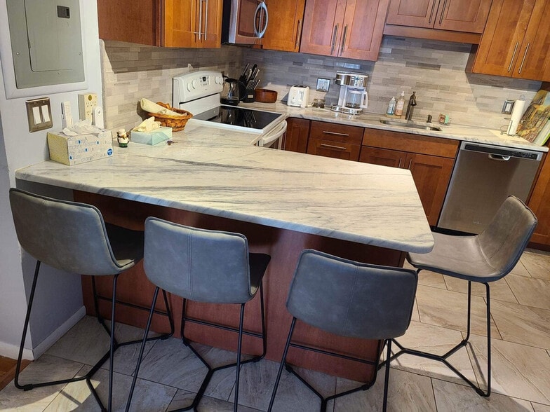 Building Photo - 197 Kent St