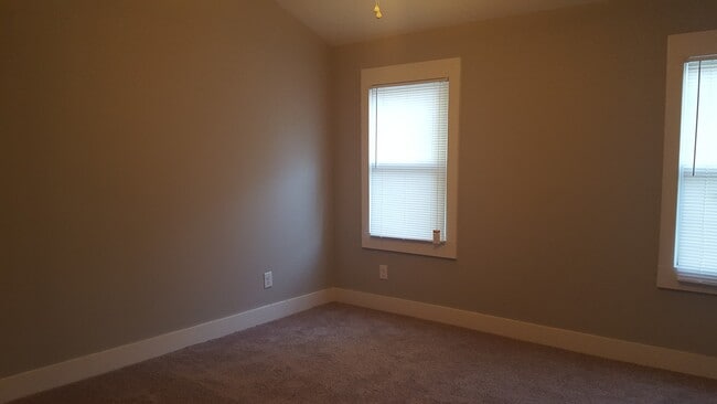 Building Photo - COMING SOON- 3 bedroom home in uptown Gree...
