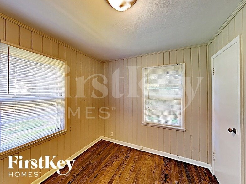 Building Photo - 6108 Bettcher Ave