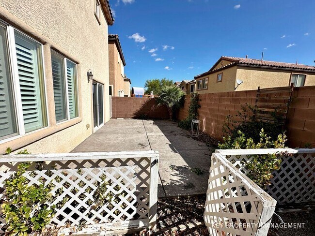 Building Photo - 9772 Bedstraw St