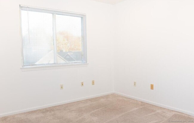 Building Photo - 211 Windgate Cir