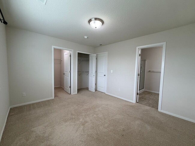 Building Photo - 17363 NW Shackelford Rd