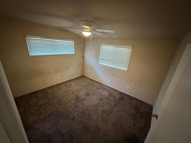 Building Photo - 4752 Crestview Dr