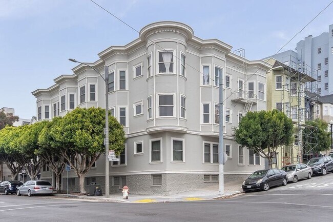 Building Photo - Top Floor Presidio Heights 1BD/1BA. On-sit...