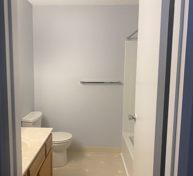 Building Photo - Natick Village 2 bedroom