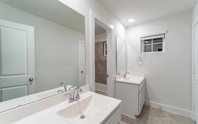 Building Photo - 213 Alicante Ln