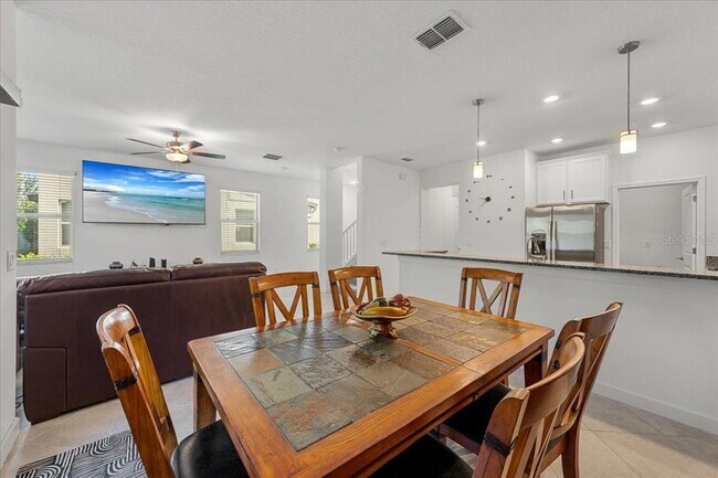 Building Photo - 8166 Crescent Oaks Dr