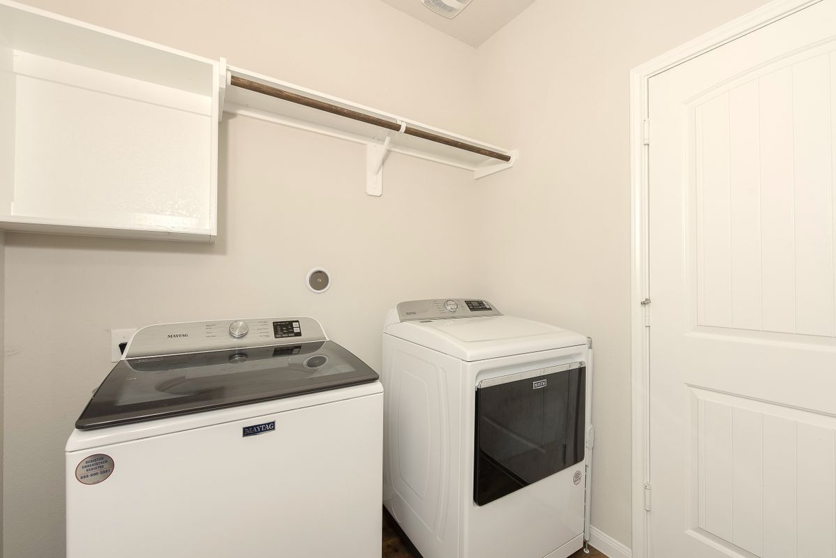 Building Photo - 5759 Cerrillos Dr