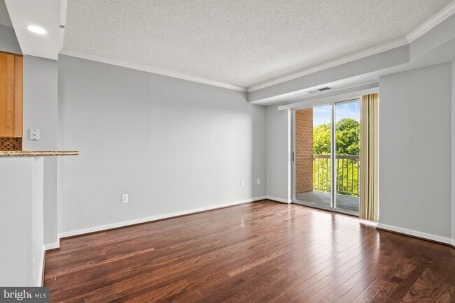 Building Photo - 3101 N Hampton Dr