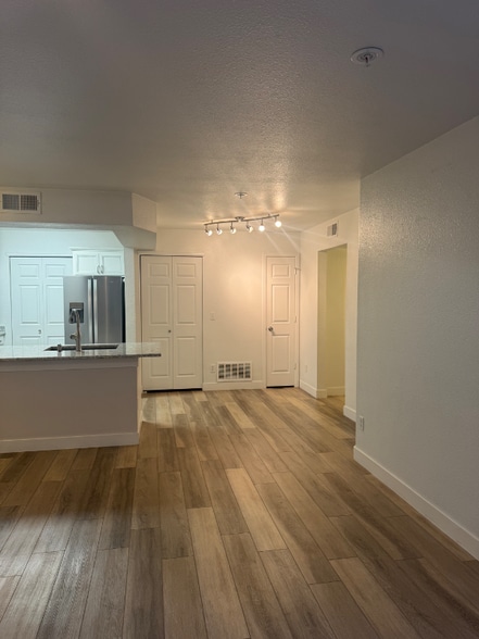 Building Photo - 4545 Wheaton Dr