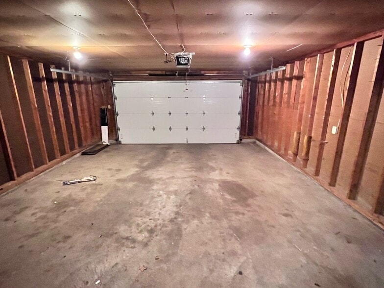 Building Photo - 2309 Melrose Dr