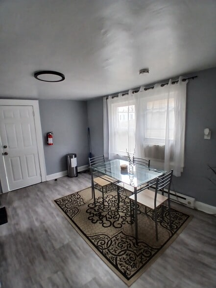 Dining Room - 17 Thomas St