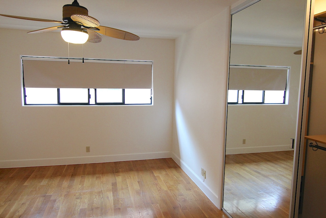 Building Photo - 600 N Sweetzer Ave