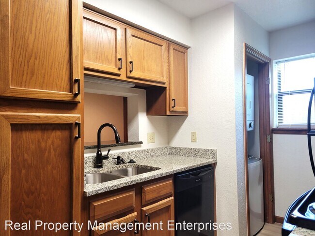 Building Photo - 1 br, 1 bath House - 11407 Springhollow Rd...