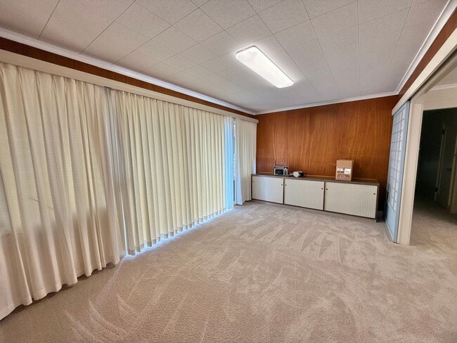 Building Photo - Newly Upgraded 3 Bedroom / 2 Bathroom - Ma...