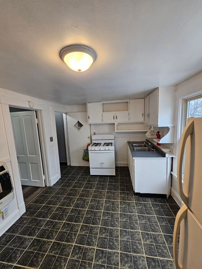 Building Photo - 48th,W.3664