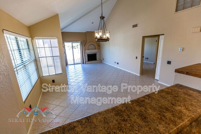 Building Photo - 10015 E Mountain View Rd