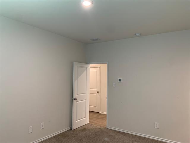 Building Photo - 240 Boxwood Dr
