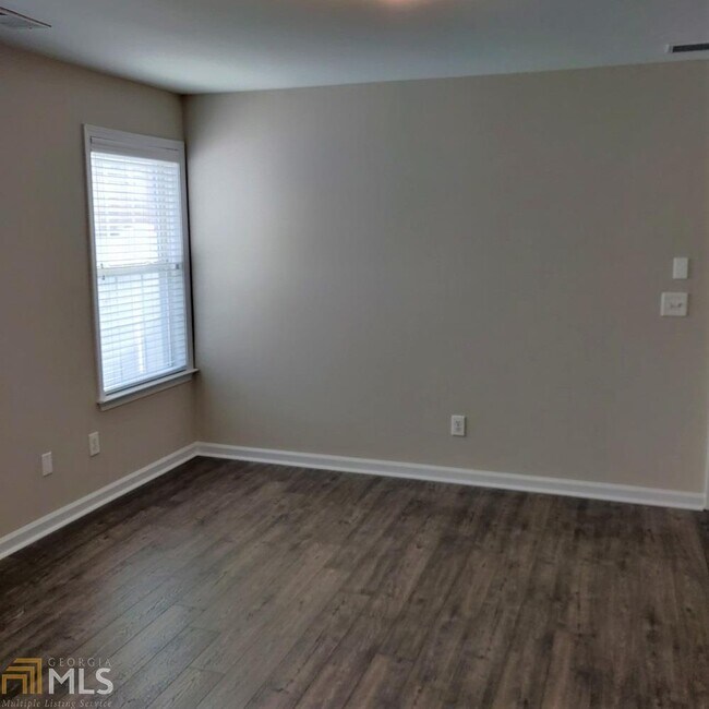Building Photo - 302 Highland Falls Dr
