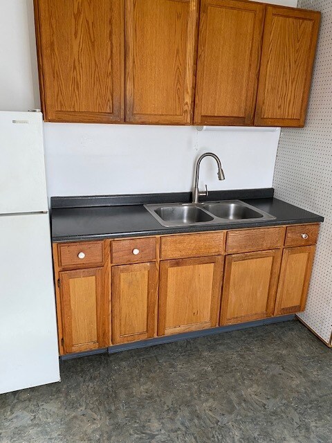 Kitchen - 2602 Furlong Ave