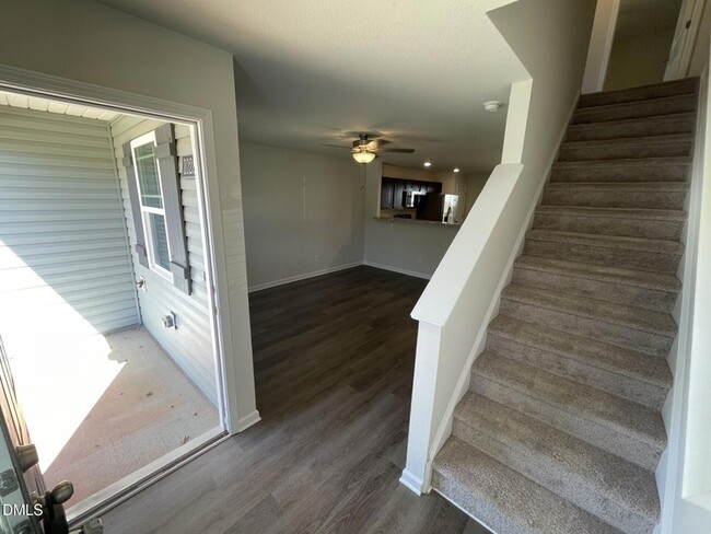 Building Photo - 1028 Peony Ln