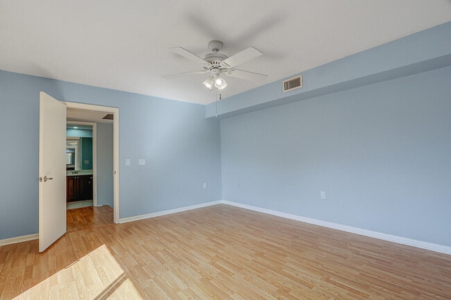 Building Photo - 803 8th Terrace