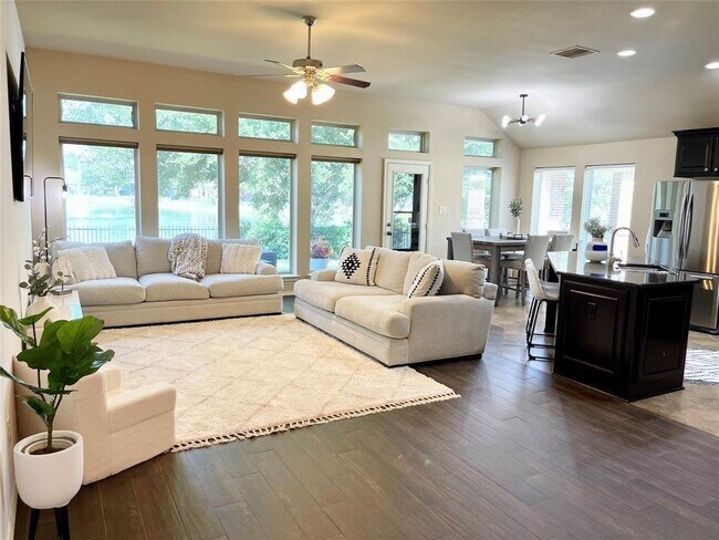 Building Photo - 25443 Lockspur Dr