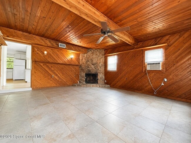 Building Photo - 1070 Lee Ave