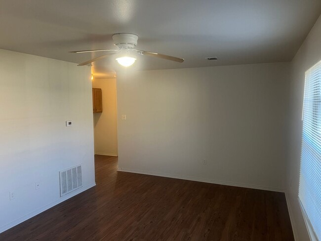 Building Photo - 350 S Davis St