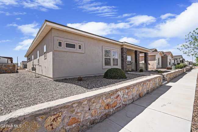 Building Photo - 2521 Mike Price Dr