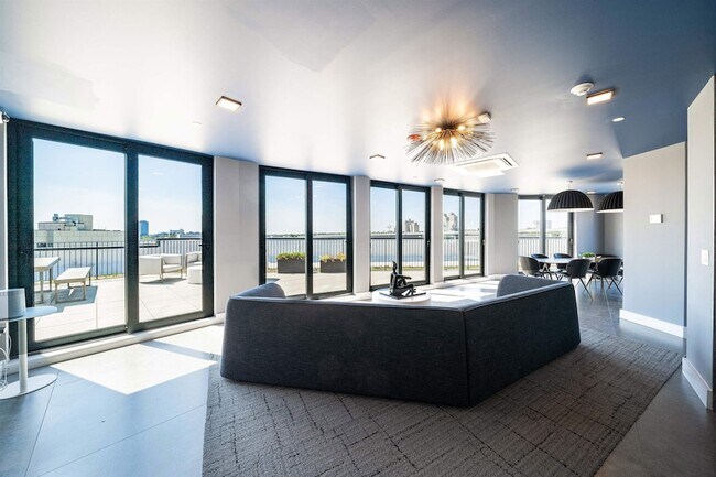 Building Photo - 338 Newark Ave