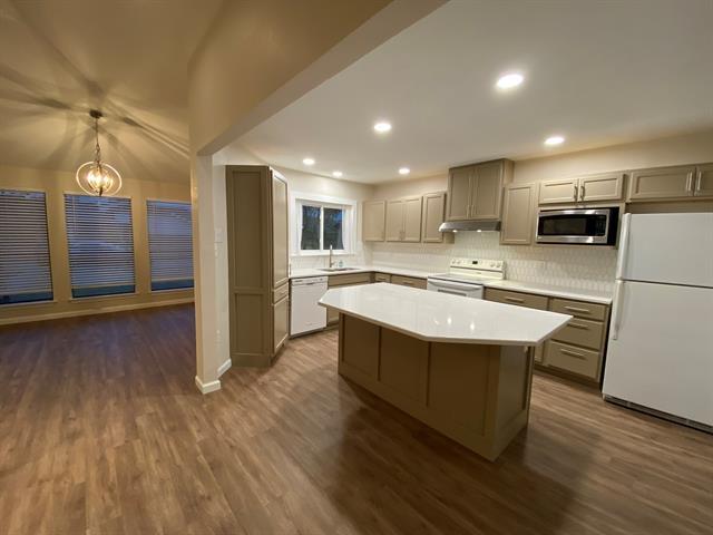 Building Photo - 712 Wedgegate Dr