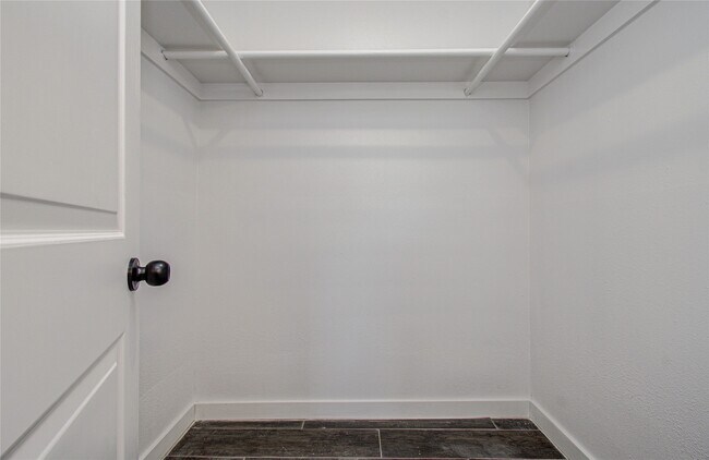 Building Photo - 2540 River Ridge