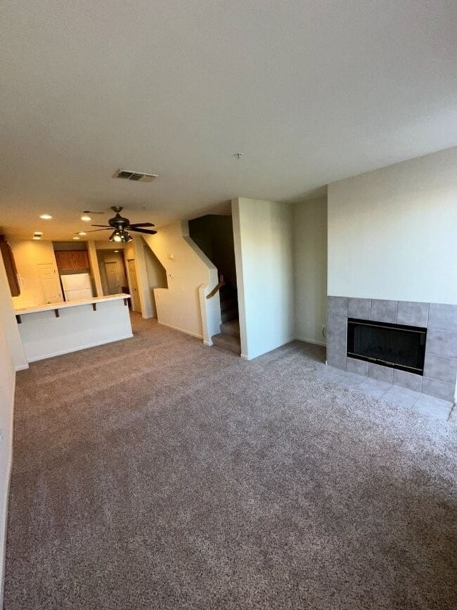 Building Photo - Nor Cal Realty, Inc. - 2 bedroom, 2.5 bath townhouse with 2 car garage